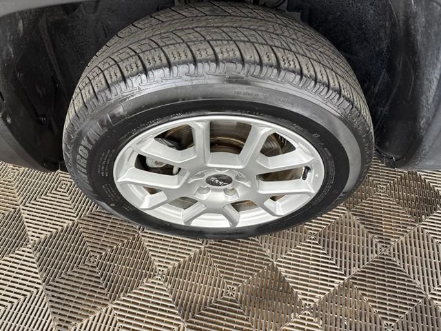 Used 2019 Blue Jeep Latitude image 31