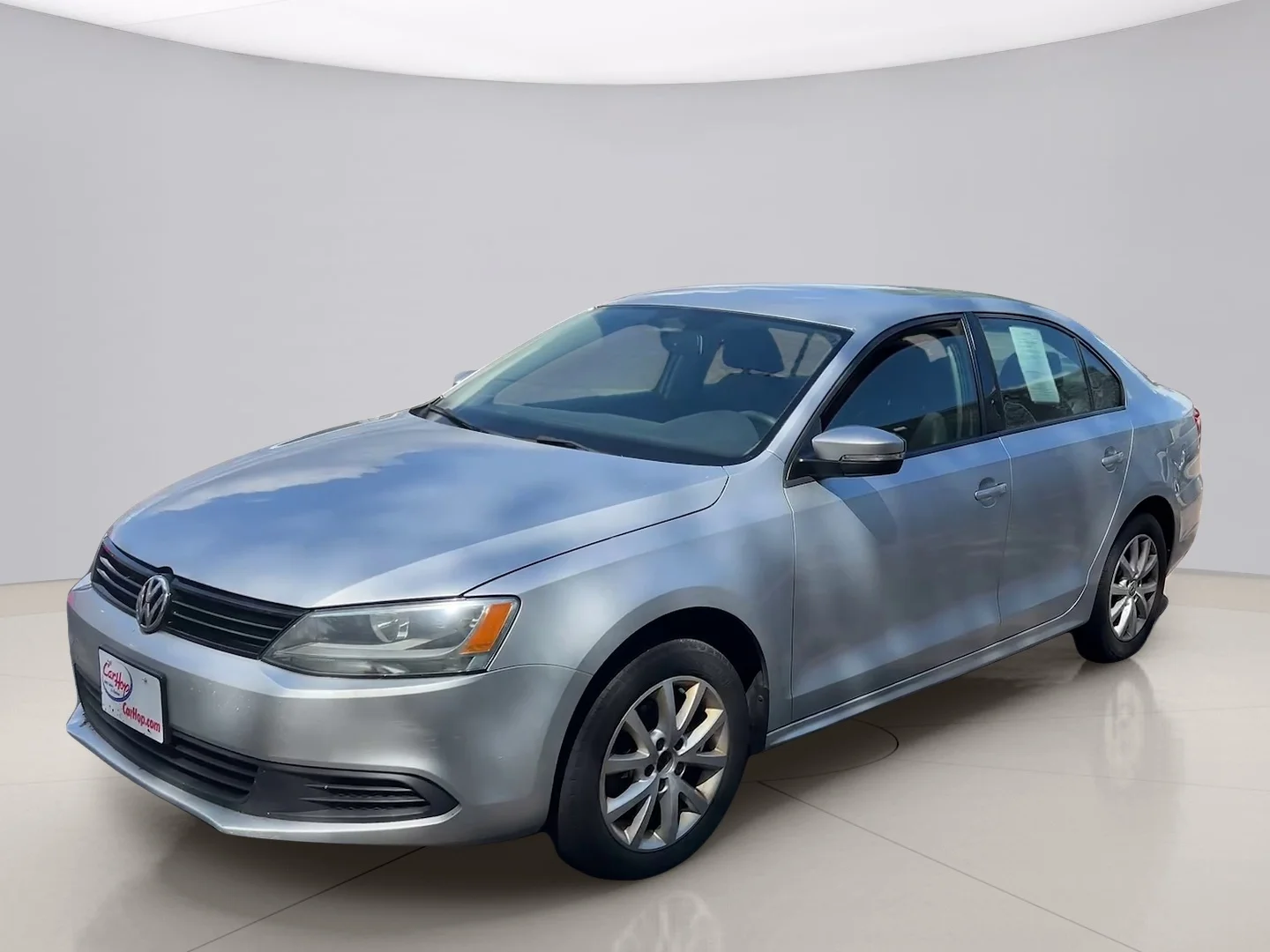 Used 2012 Silver Volkswagen SE image 1