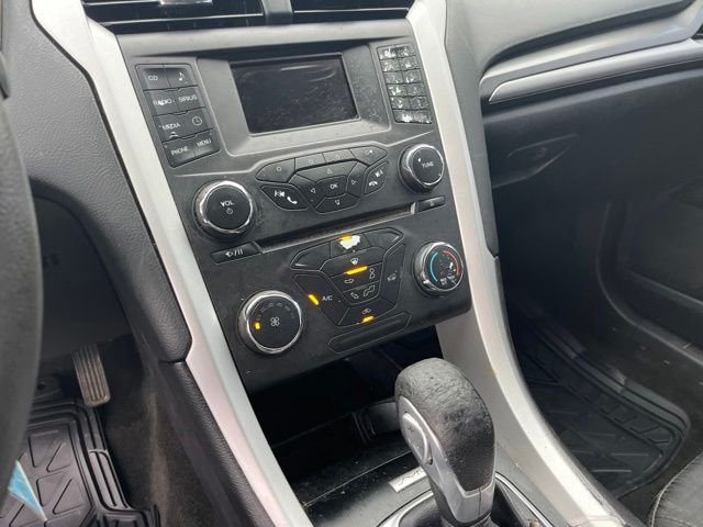 Used 2016 Black Ford SE image 21