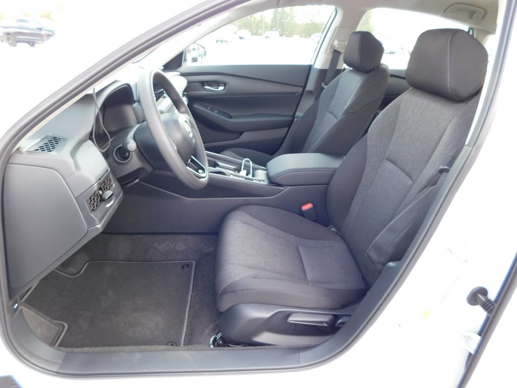 New 2026 Platinum White Pearl Honda LX image 12