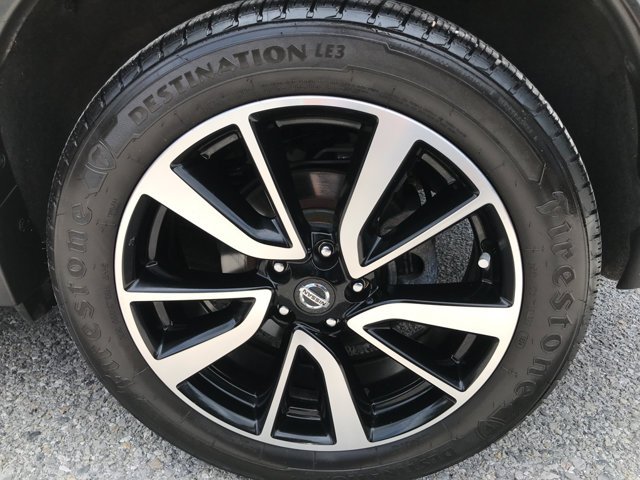 Used 2019 Magnetic Black Pearl Nissan SL image 9