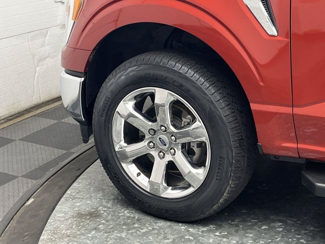Used 2023 Hot Pepper Red Tinted Clearcoat Ford XLT image 33