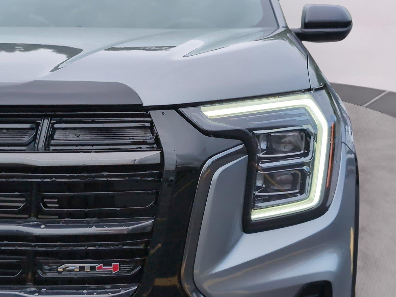 Used 2026 Sterling Metallic GMC AT4 image 34