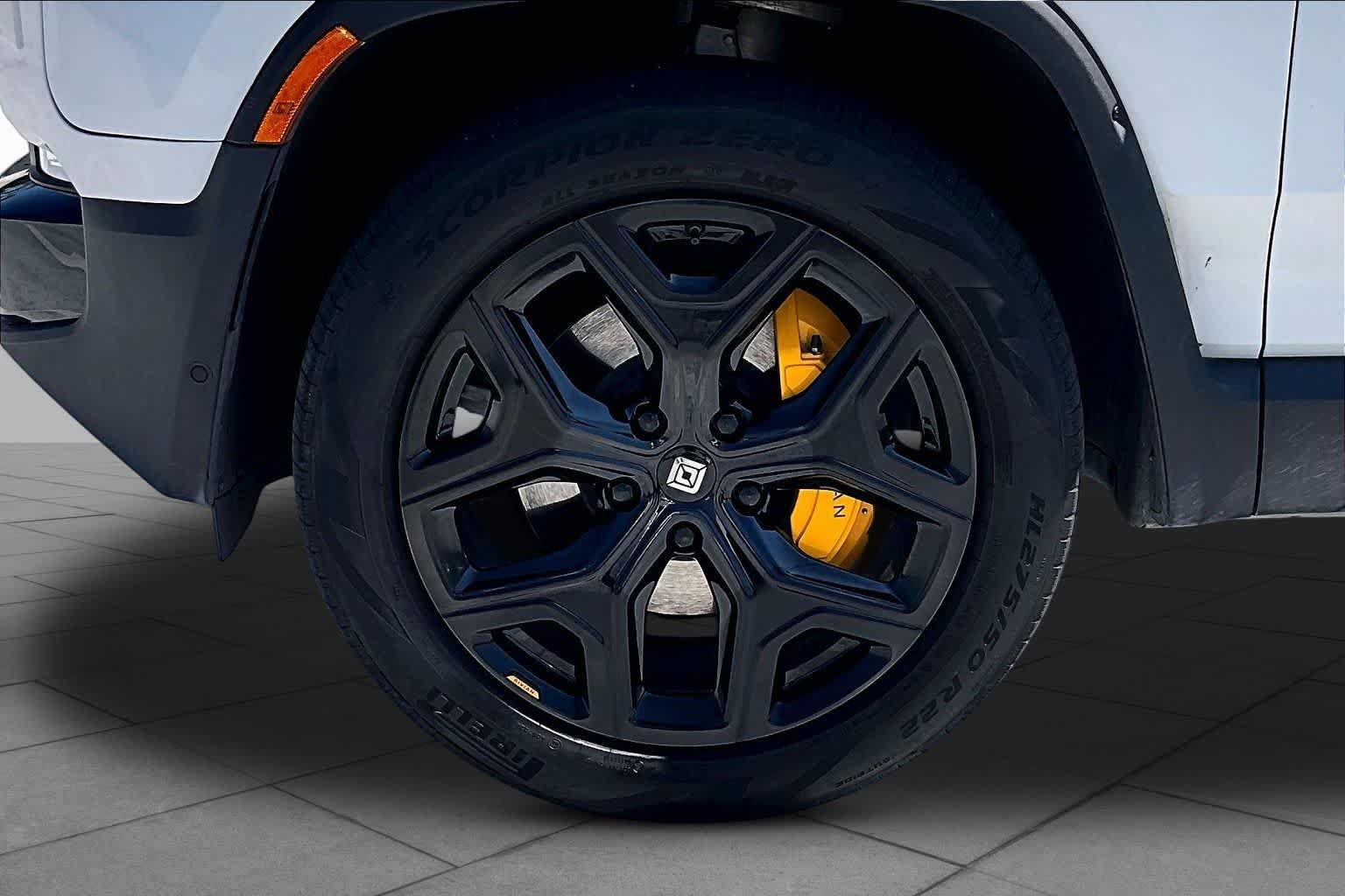 Used 2024 Glacier White Rivian Adventure image 9
