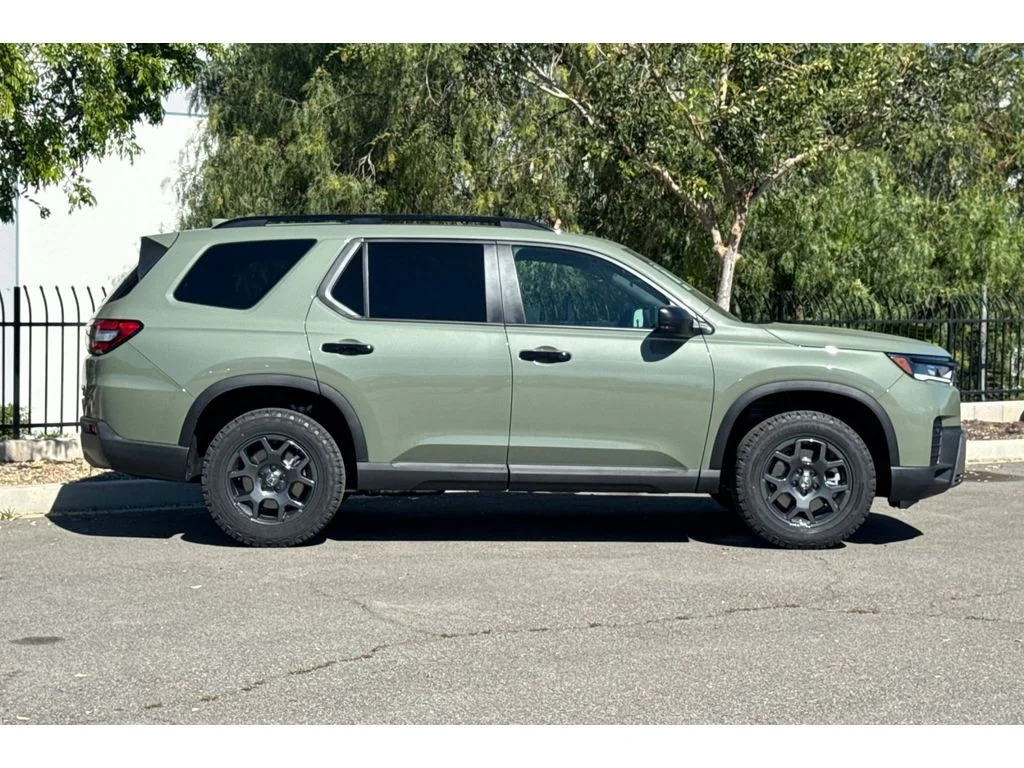 New 2026 Ash Green Metallic Honda TrailSport image 3