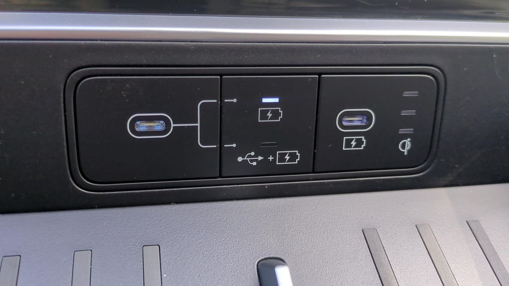 Used 2024 Silver Hyundai SEL image 18