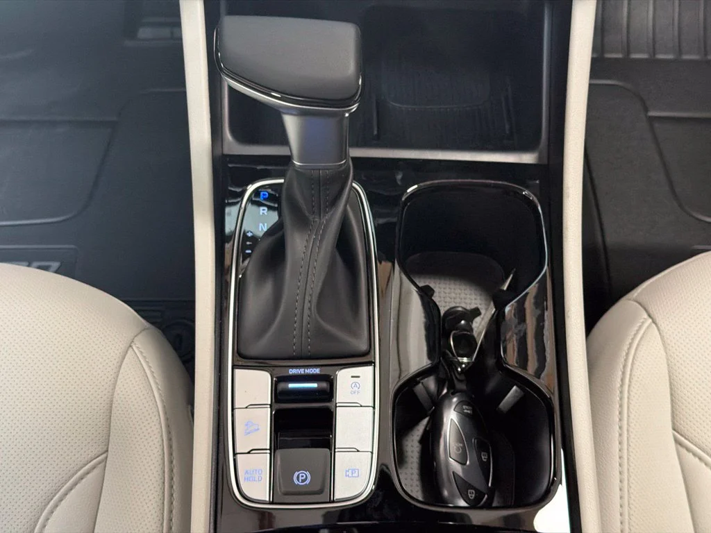 New 2026 Serenity White Pearl Hyundai SEL Premium image 17