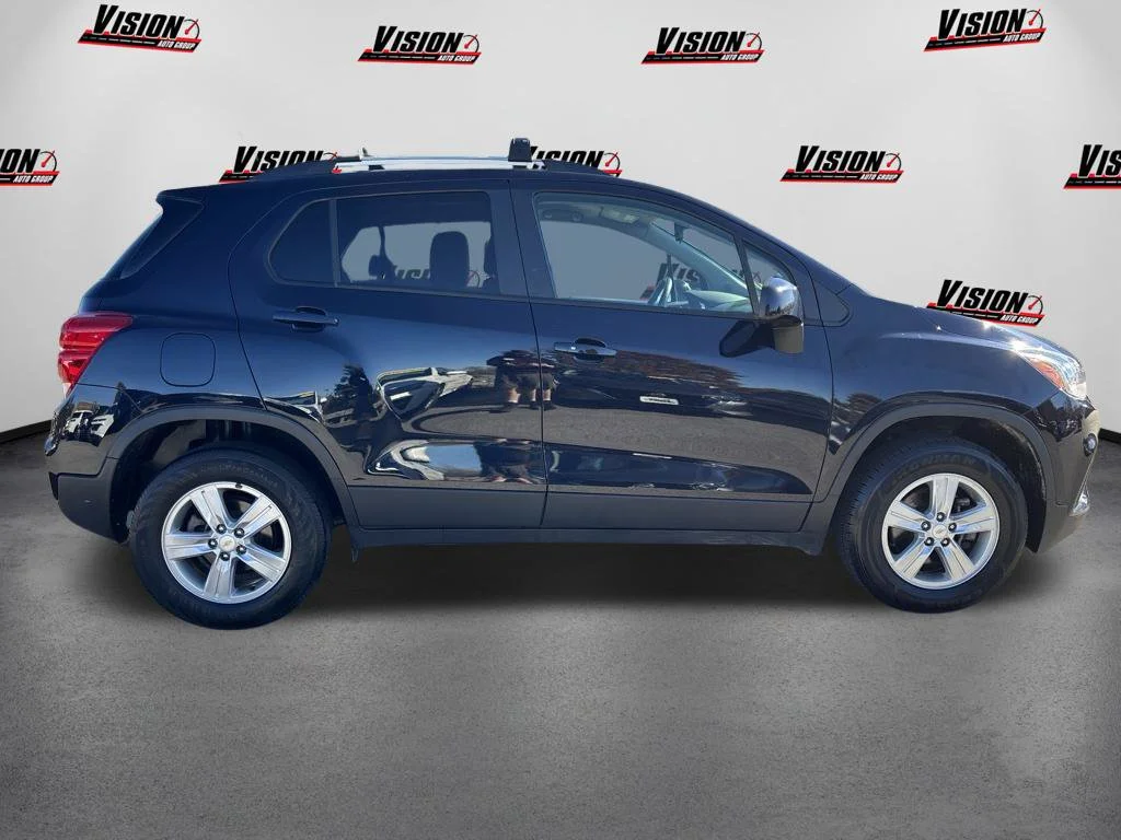 Used 2022 Blue Chevrolet LT image 4