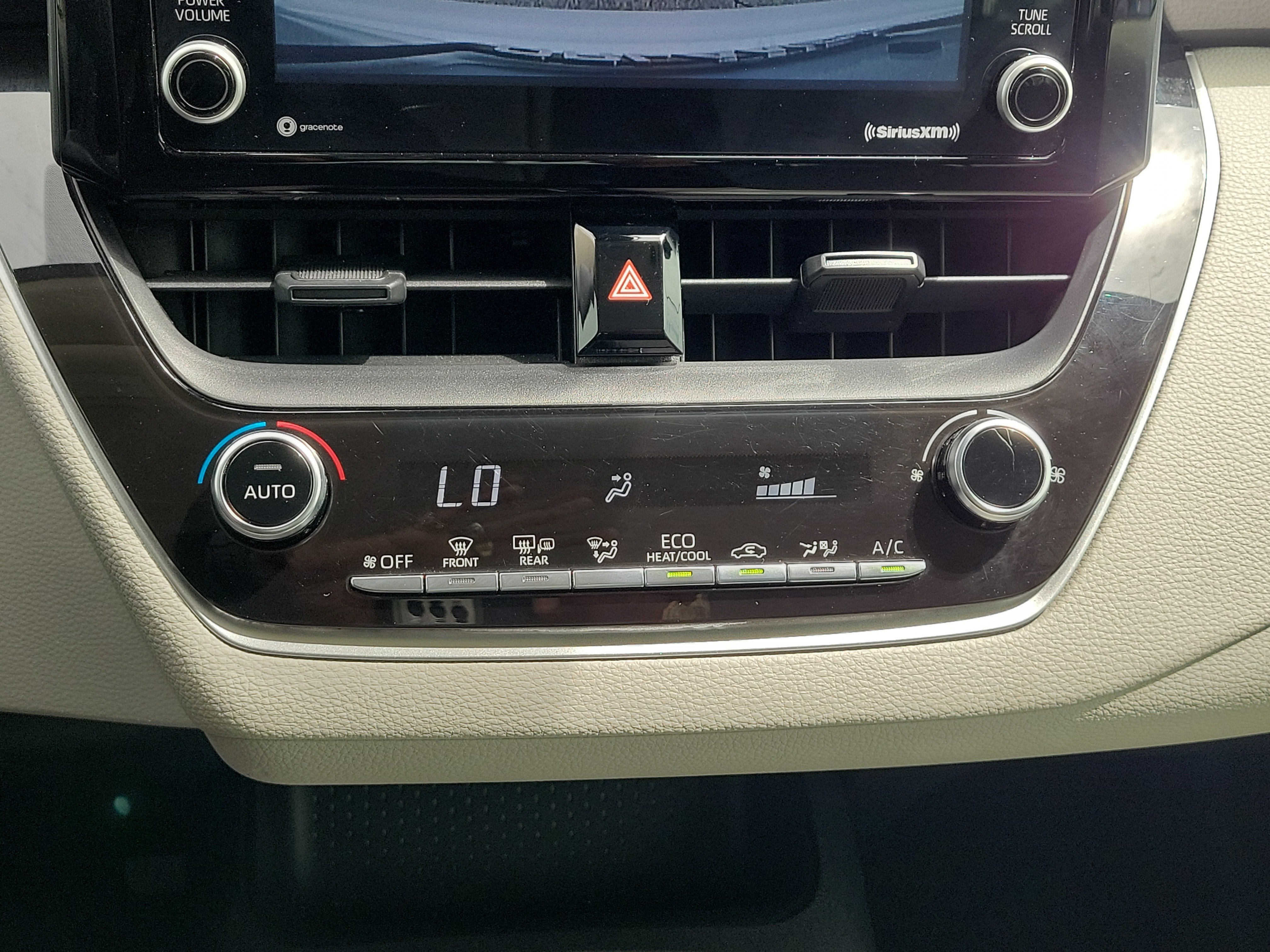 Used 2022 White Toyota Hybrid LE image 27