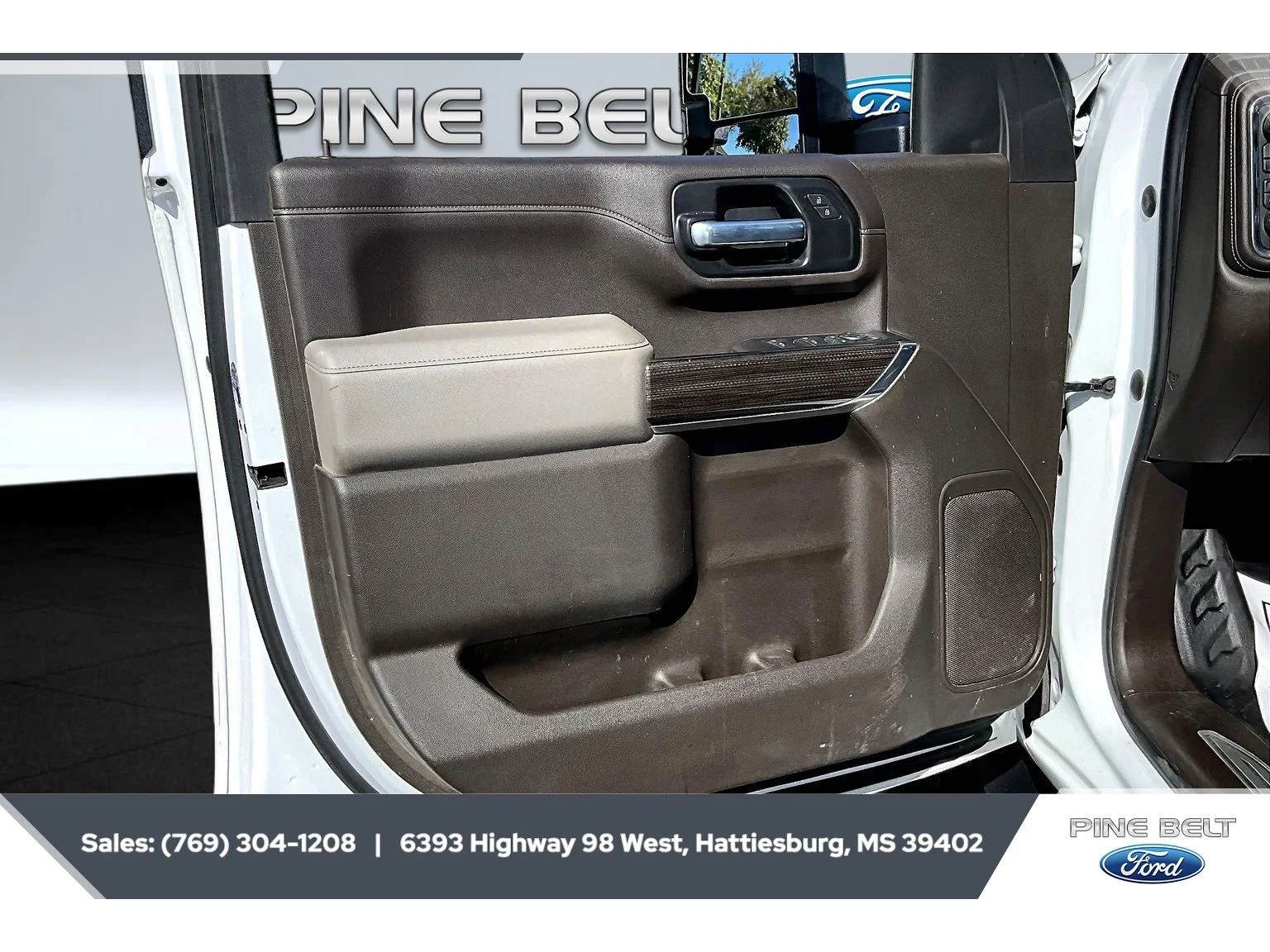 Used 2021 Summit White Chevrolet LT image 18