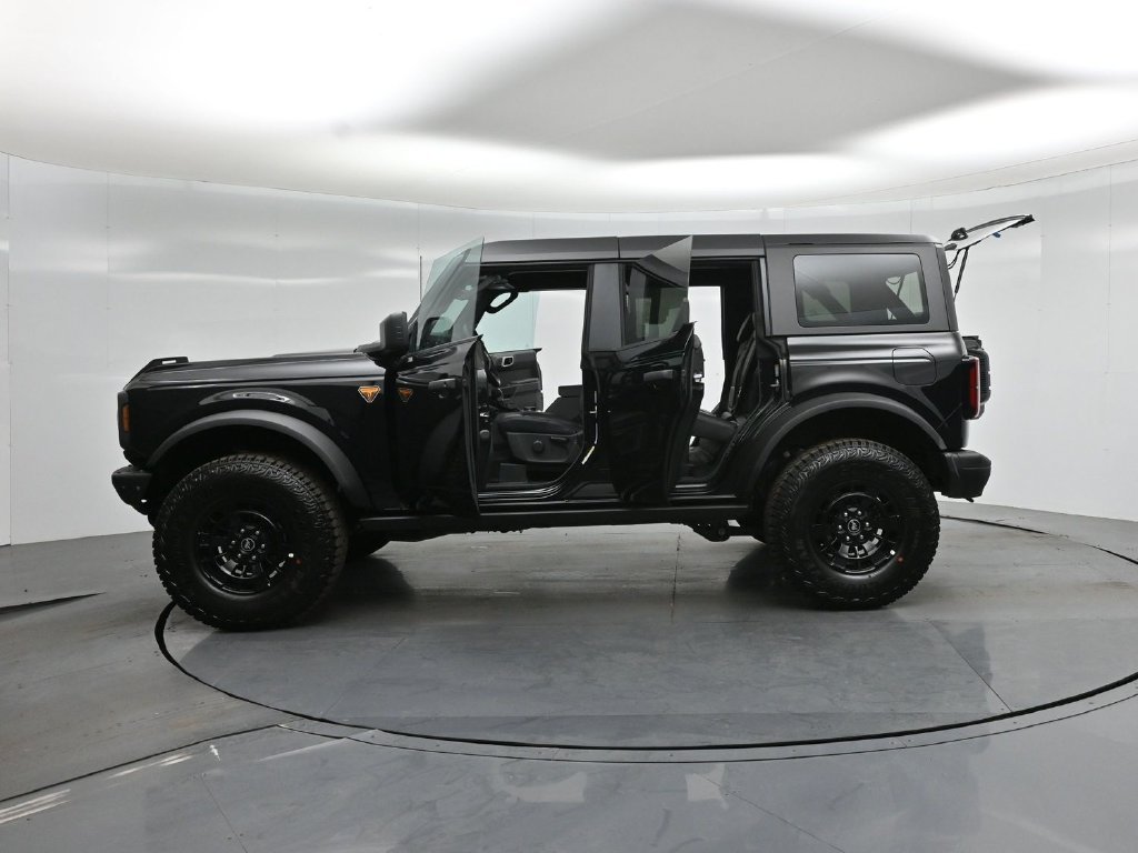 New 2026 Shadow Black Ford Badlands image 32