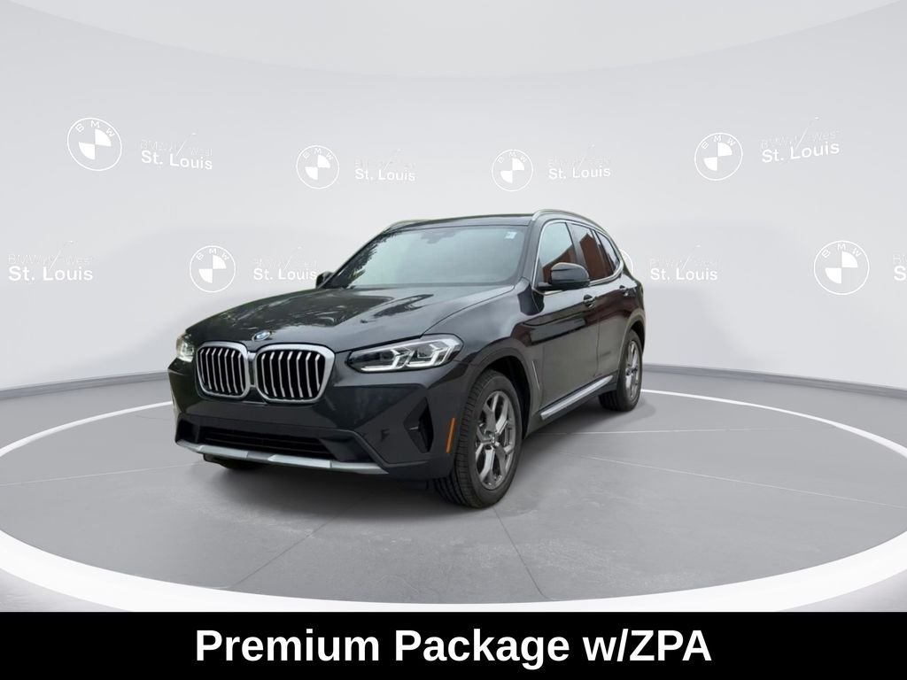 Used 2024 Gray BMW xDrive30i image 9