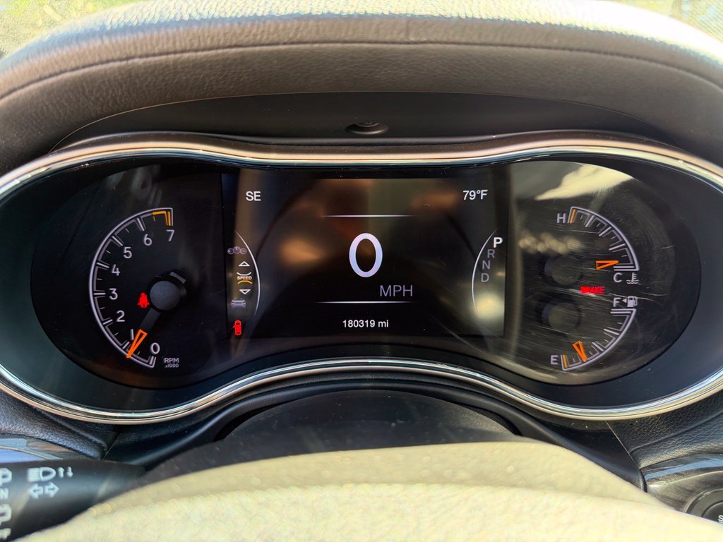 Used 2016 Brilliant Black Crystal Pearlcoat Jeep Overland image 19