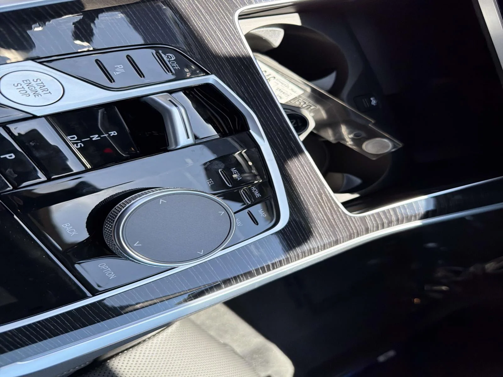 New 2026 Gunmetal II Metallic BMW sDrive40i image 24