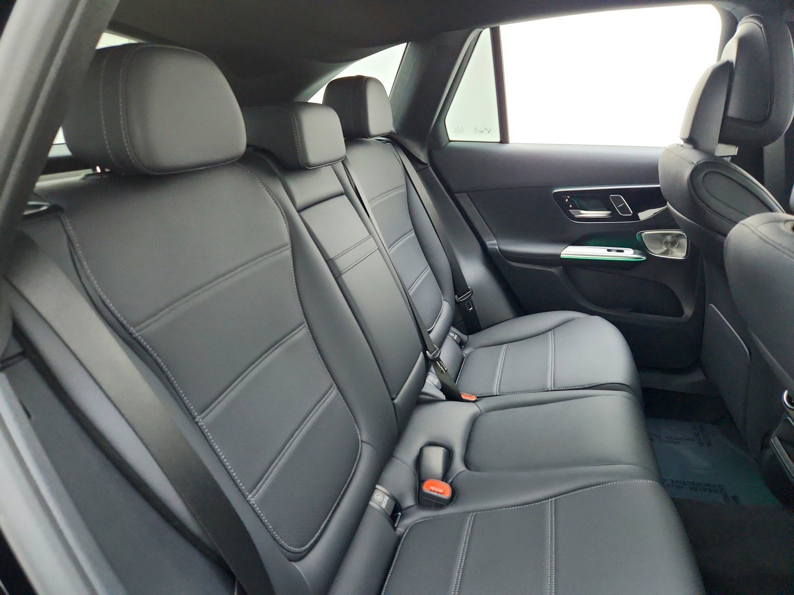 New 2026 Black Mercedes-Benz GLC 300 SUV image 42