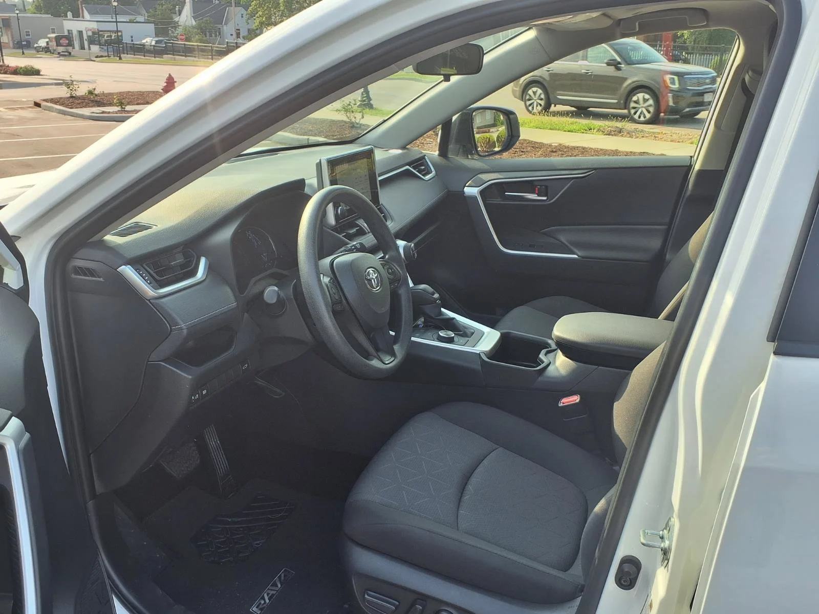 Certified Used 2025 Ice Toyota Hybrid XLE image 21