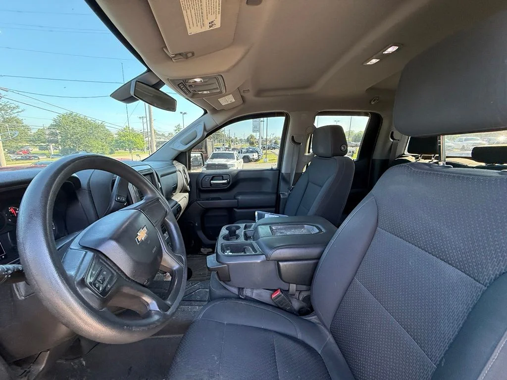 Used 2019 Red Chevrolet Custom image 13