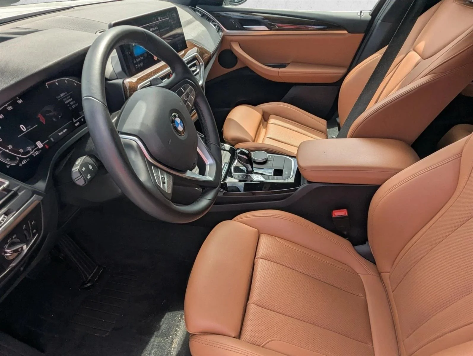 Used 2024 Mineral White Metallic BMW sDrive30i image 9