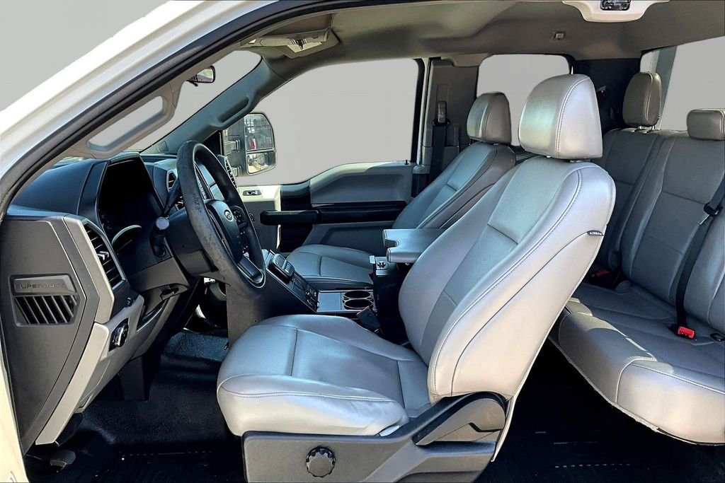 Used 2020 White Ford XL image 21
