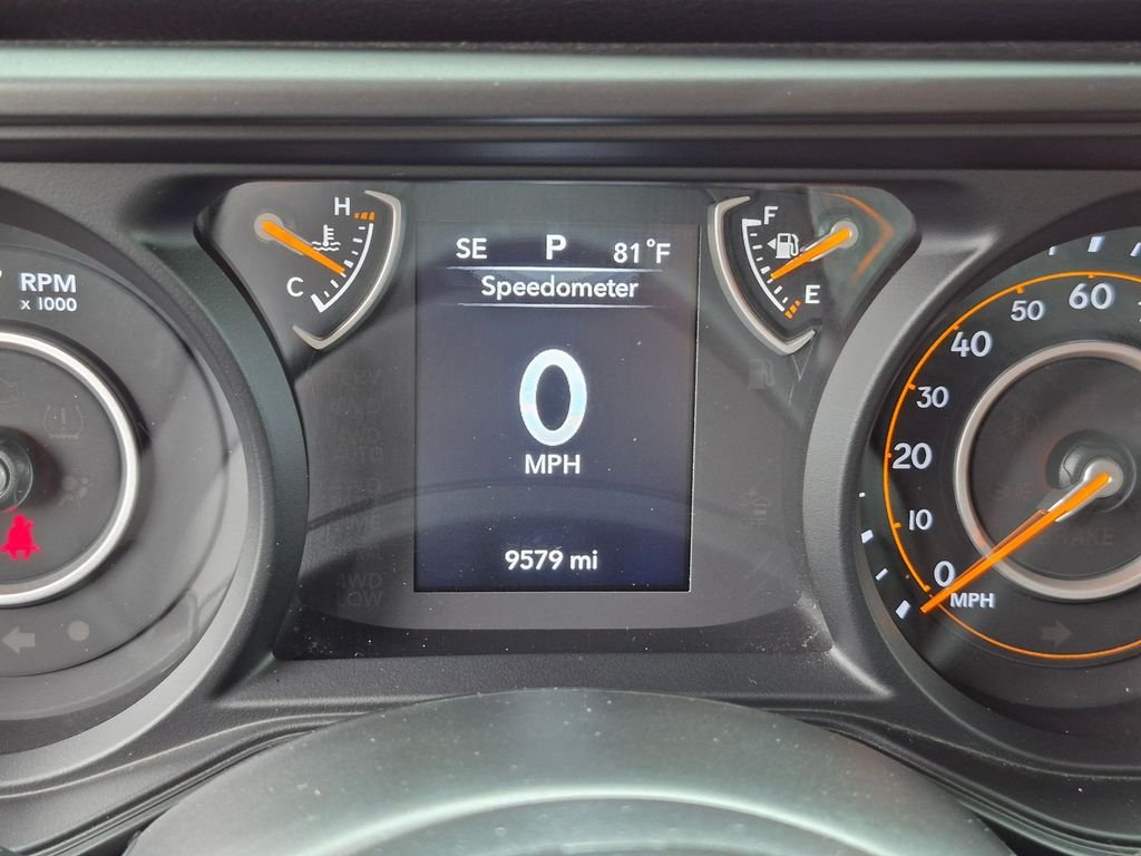 Used 2024 Crystal Metallic Jeep Sport image 25