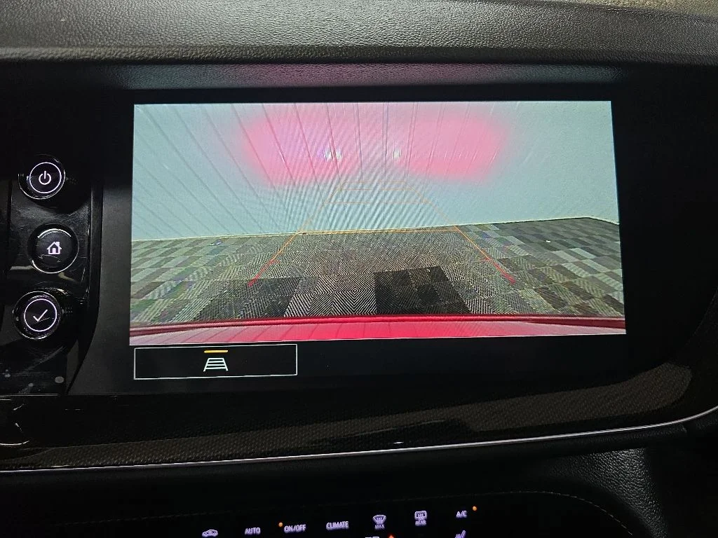 Used 2022 Red Buick Essence image 24