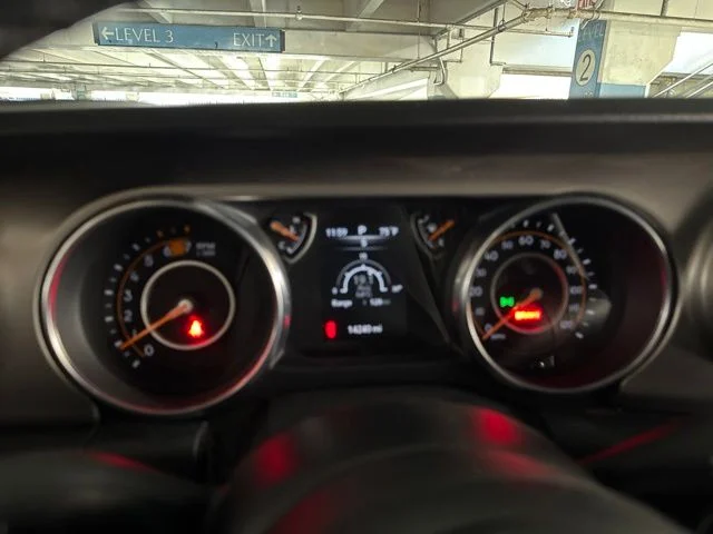 Used 2020 Gray Jeep Sport S image 7