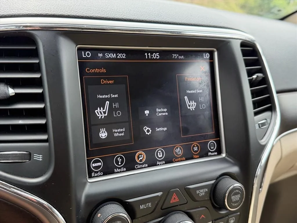 Used 2018 Red Jeep Limited image 27