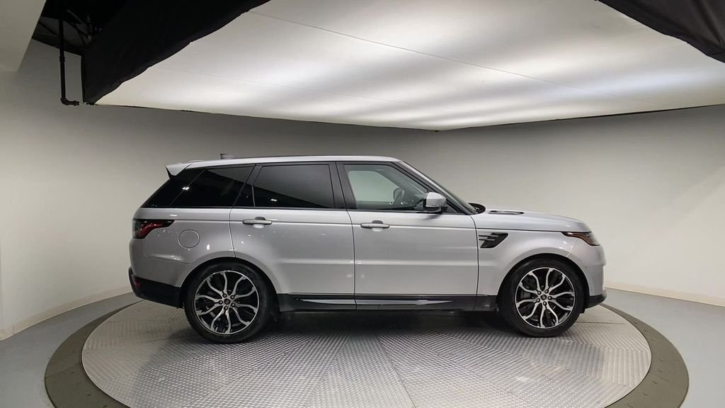 Used 2022 Hakuba Silver Metallic Land Rover HSE Silver Edition image 9