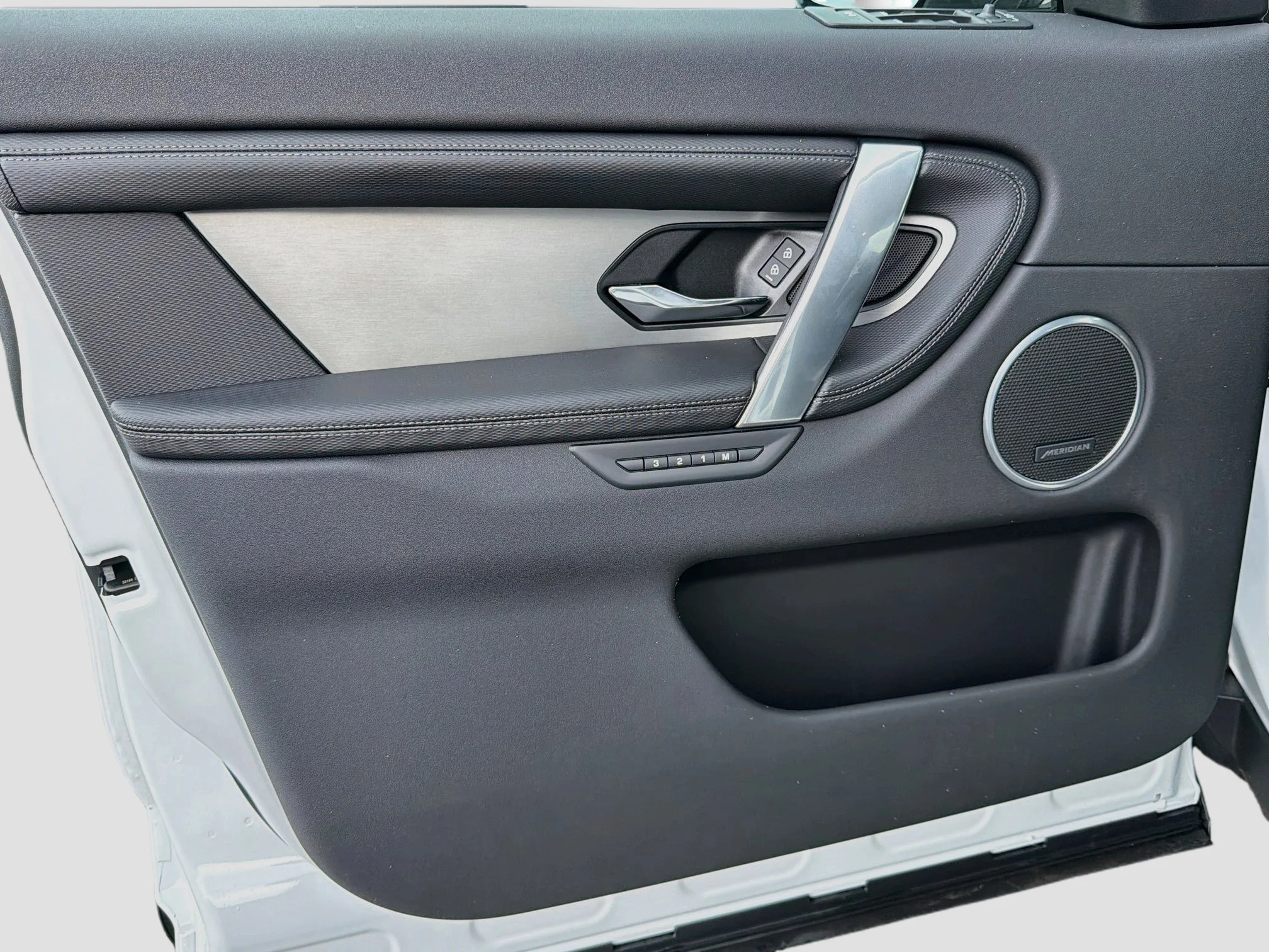 New 2026 Fuji White Land Rover Landmark image 21