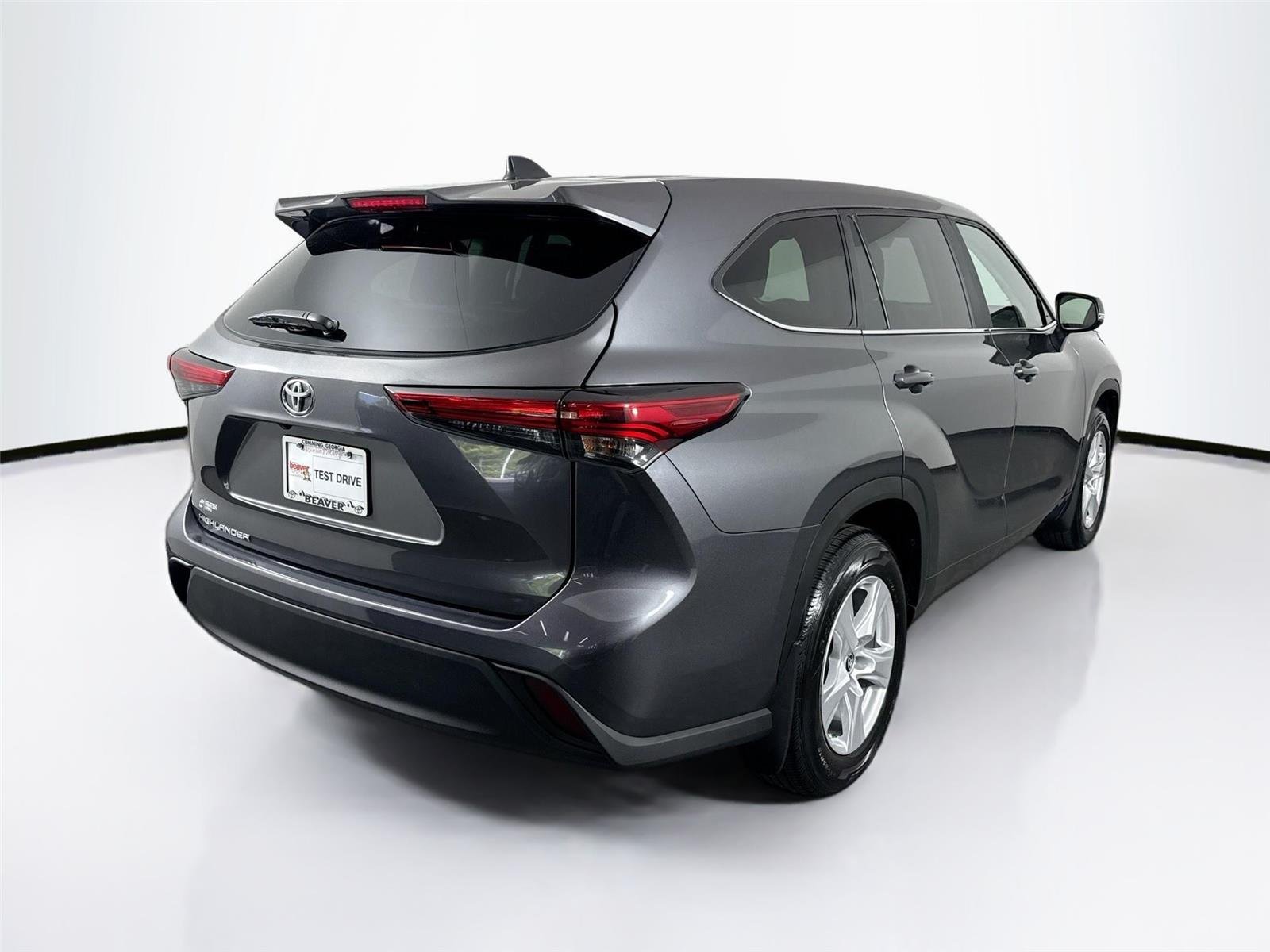 2023 Toyota Highlander L - Photo 2