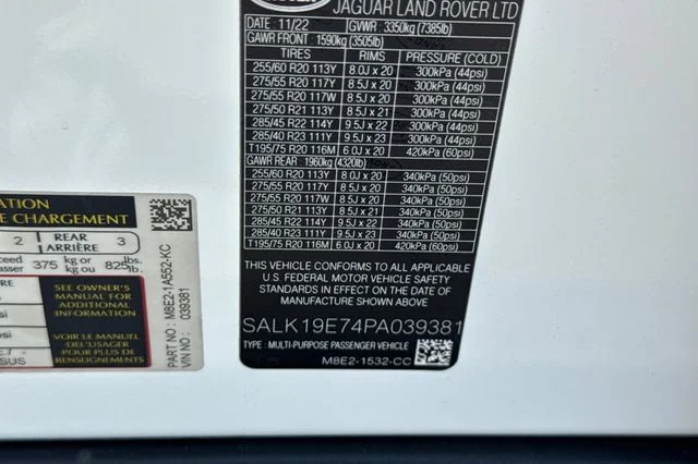 Used 2023 White Land Rover Autobiography image 30