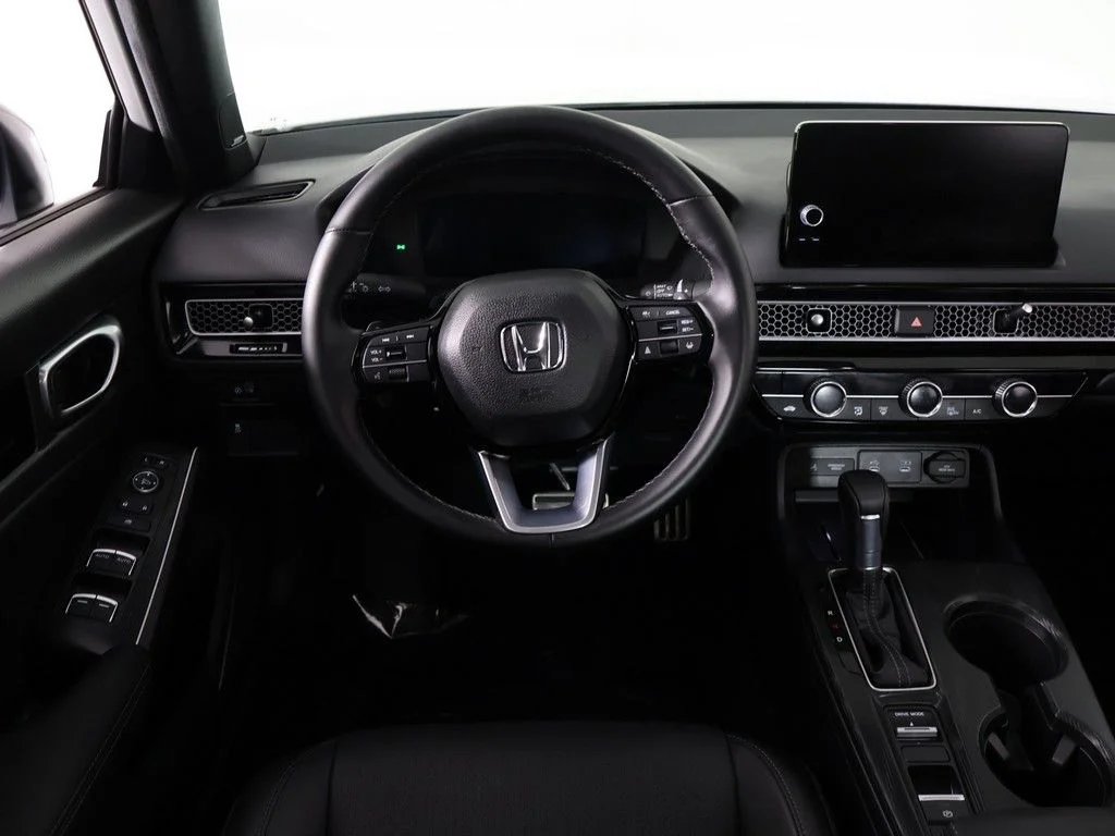 Used 2025 Platinum White Pearl Honda Sport Touring image 37
