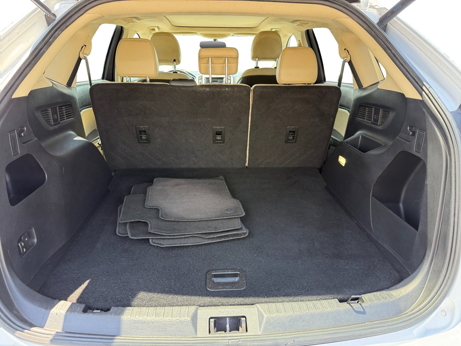 Used 2015 Oxford White Ford SEL image 17