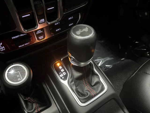 Used 2021 Crystal Metallic Jeep Unlimited Rubicon image 20