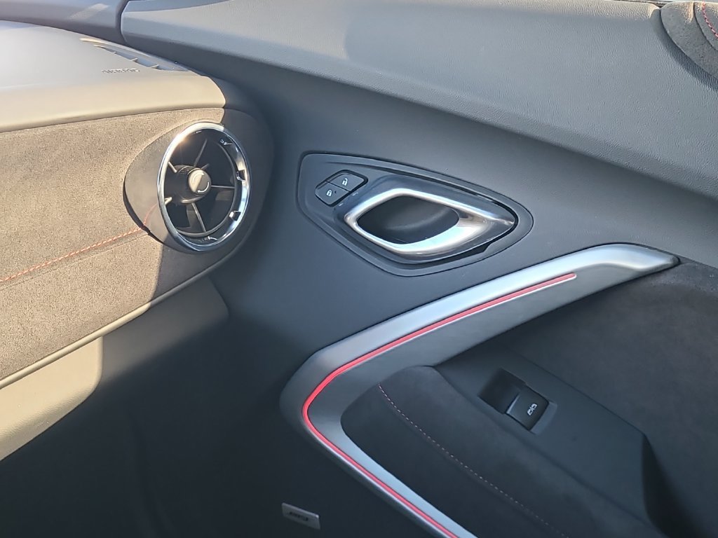 Used 2023 SHARKSKIN METALLIC Chevrolet ZL1 image 13