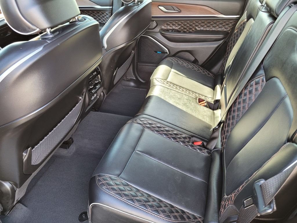 Used 2022 Gray Jeep Summit 4xe image 12