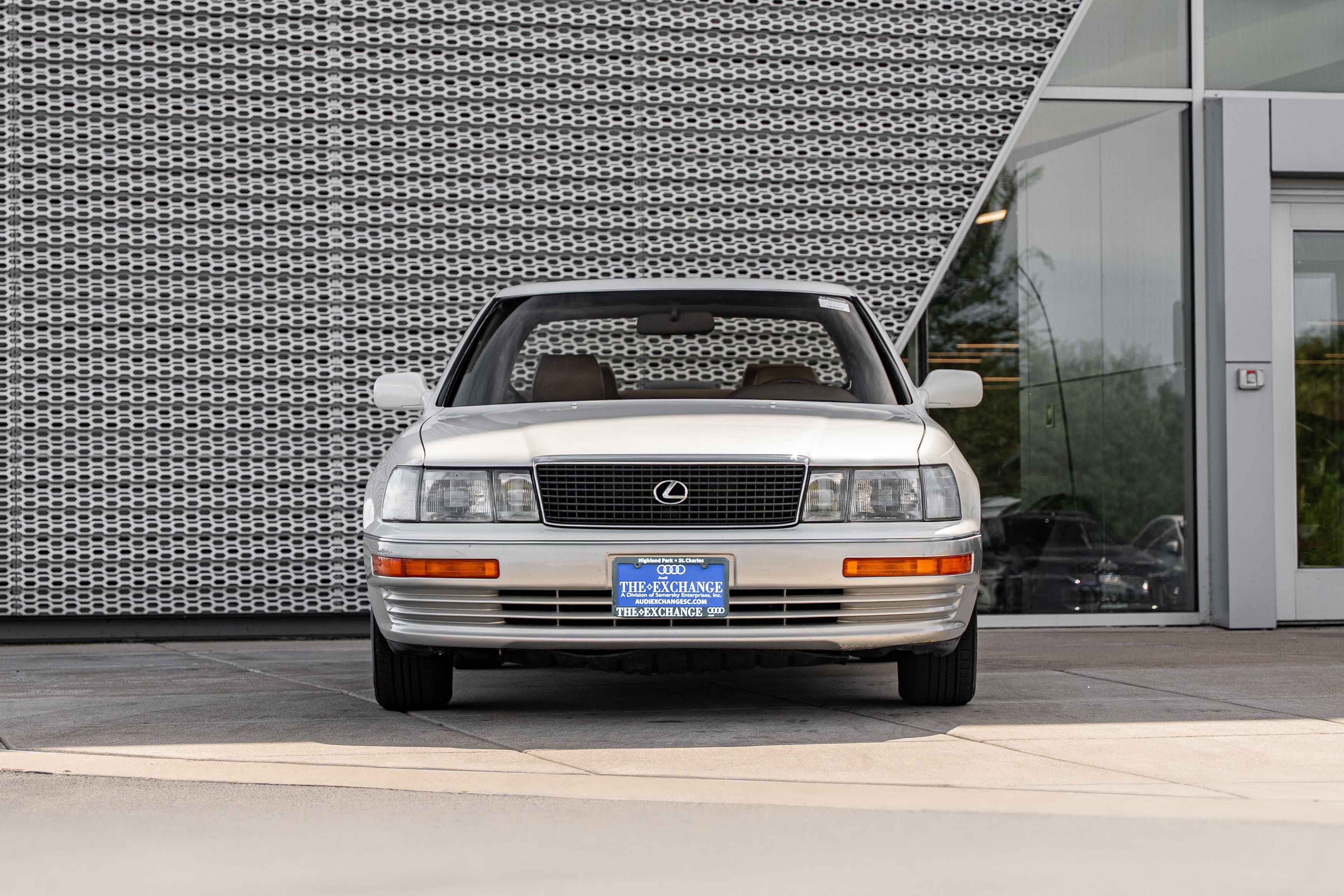 Used 1992 White Lexus 400 image 31