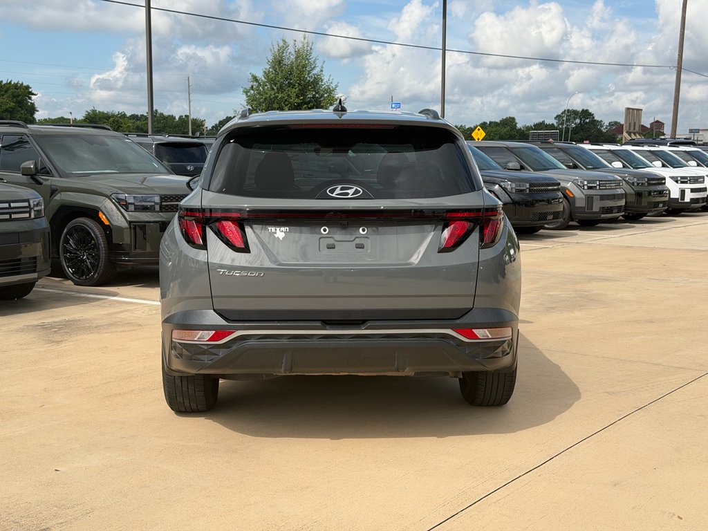 Used 2024 Hampton Gray Hyundai SEL image 5