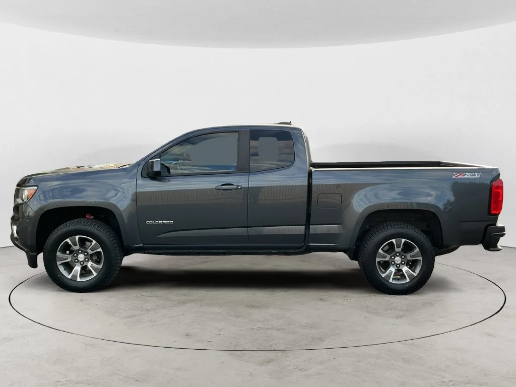 Used 2017 CYBER GRAY METALLIC Chevrolet 4WD Z71 image 12