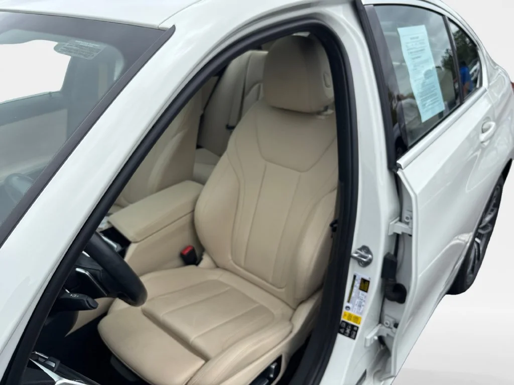 Used 2019 White BMW 330i xDrive image 28
