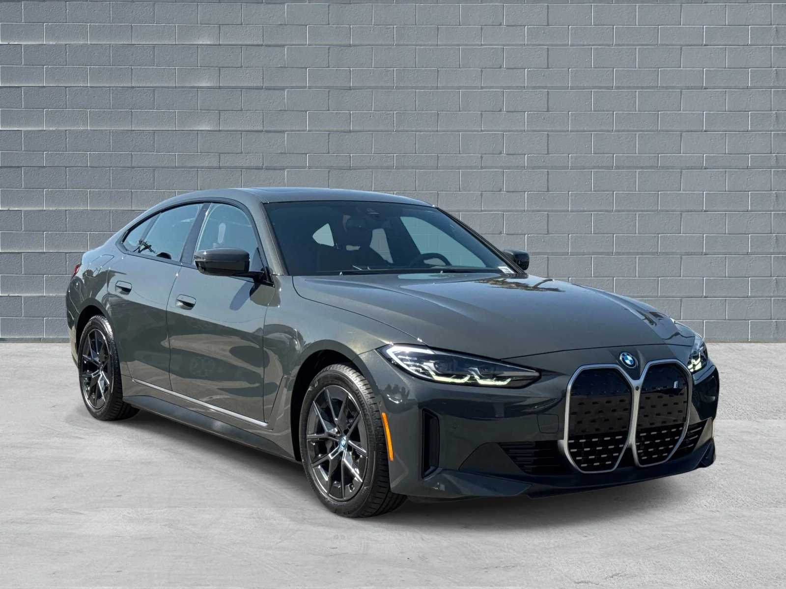 2023 BMW i4 eDrive35's photo