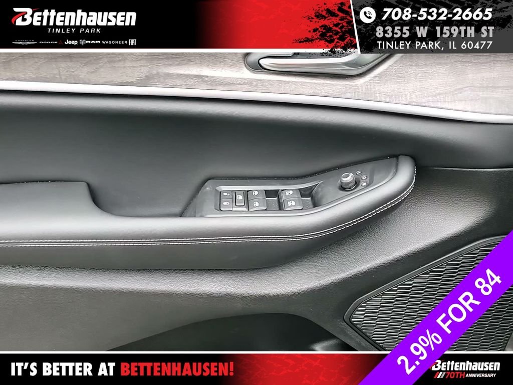 New 2026 Baltic Gray Metallic Clear-Coat Exterior Paint Jeep Altitude image 12