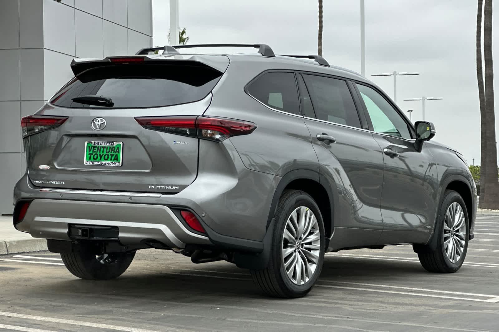 New 2026 Heavy Metal <sup>1</sup> Toyota  Platinum image 4