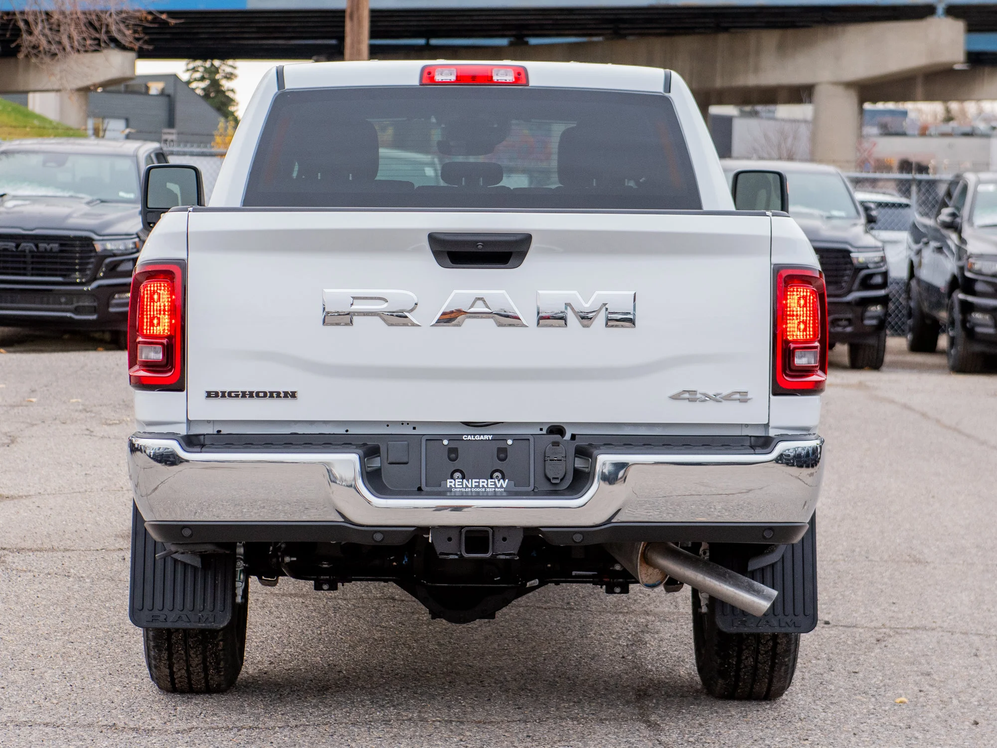 New 2027 White RAM Big Horn* Crew Cab 4x4, 6.4L HEMI V8, Heated Seats/Wheel, Remote Start image 5
