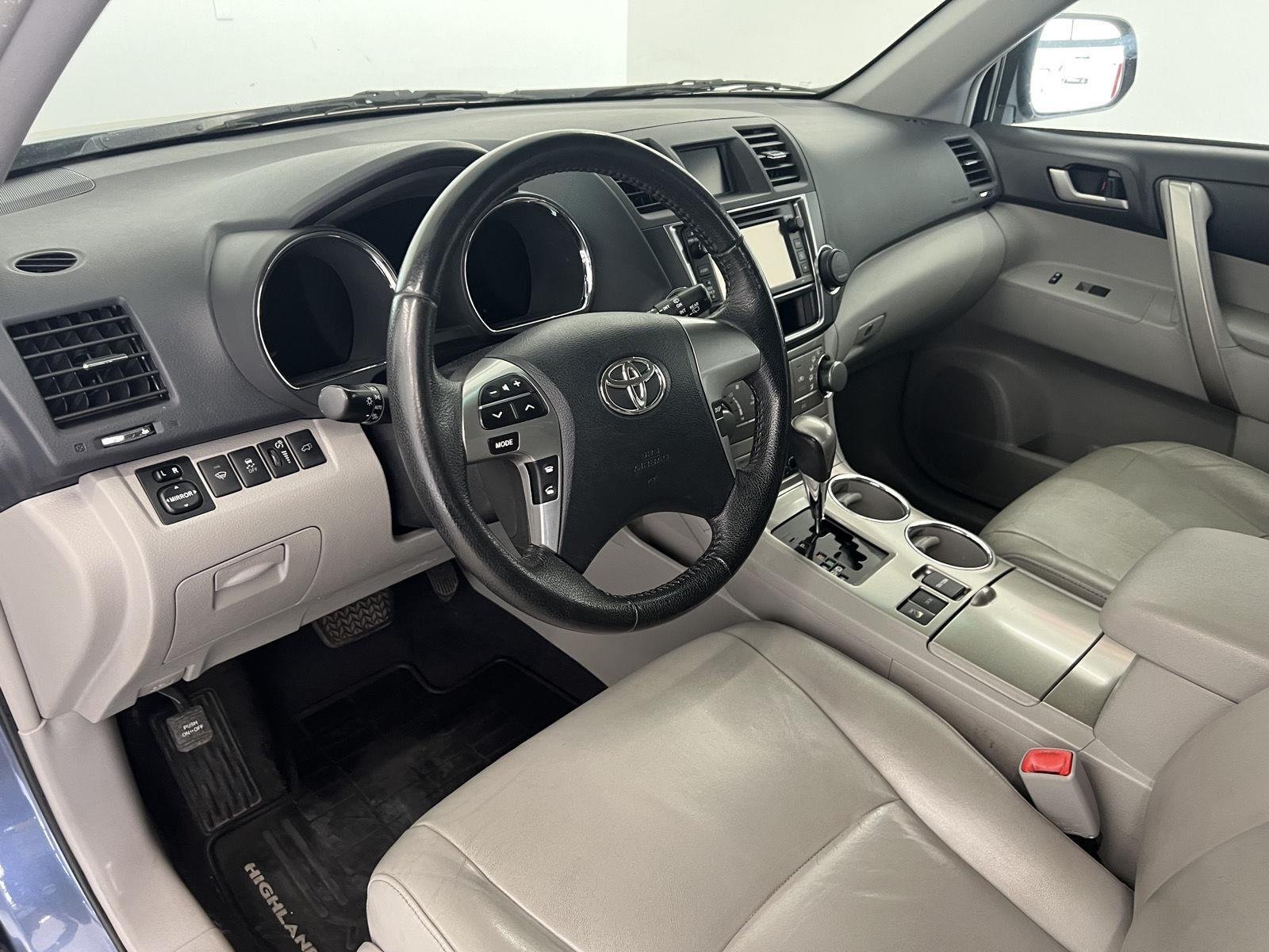 Used 2013 Shoreline Blue Pearl Toyota SE image 14