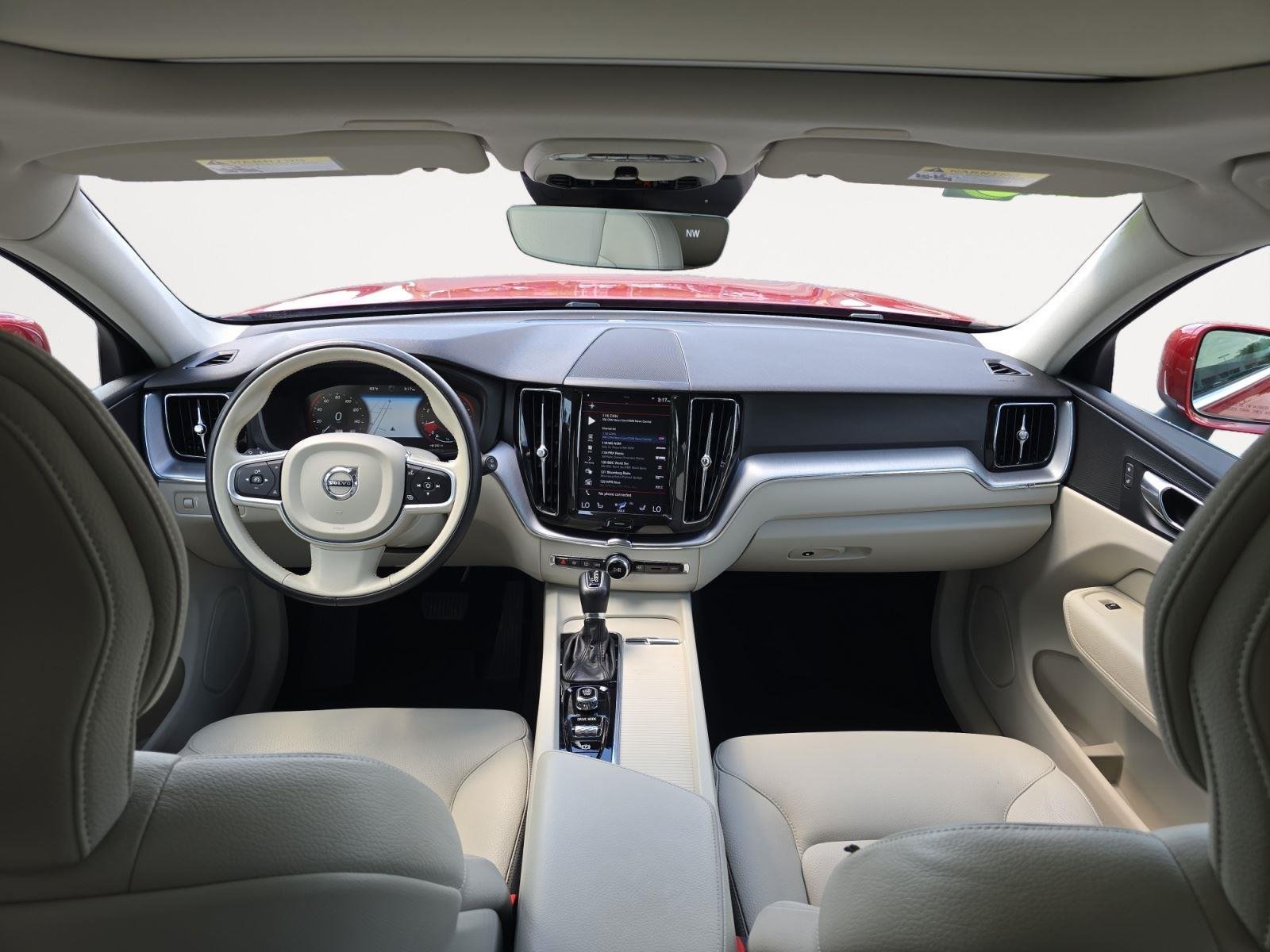 Used 2020 Fusion Red Metallic Volvo Momentum image 16
