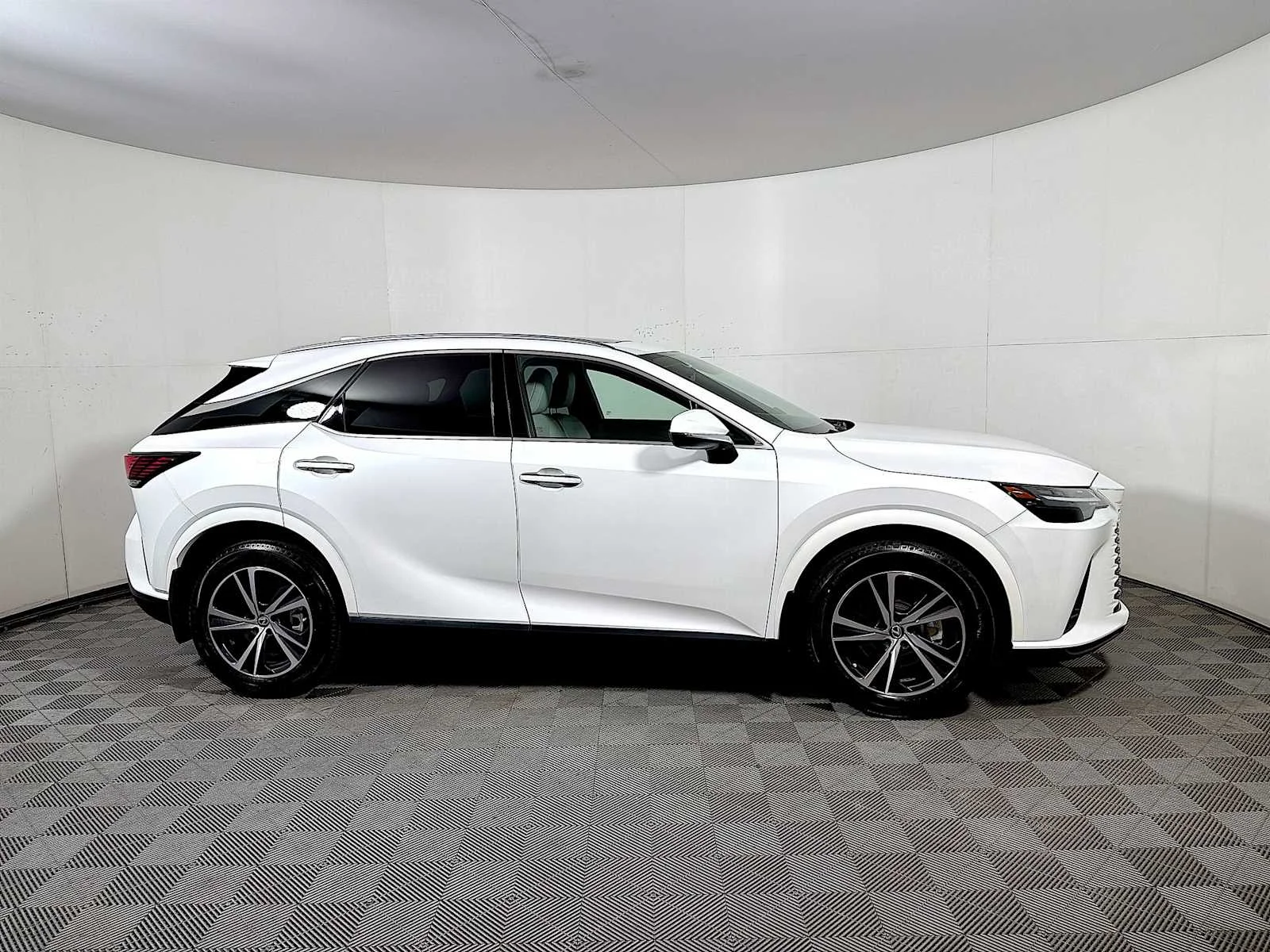 Used 2023 Eminent White Pearl Lexus Premium image 7