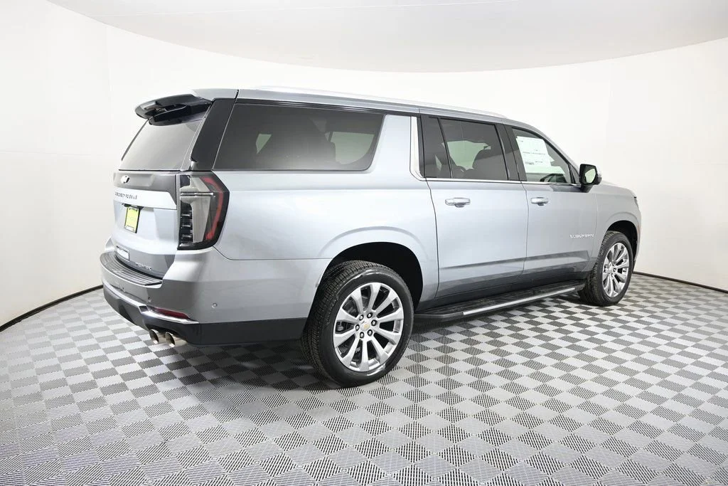 2026 Chevrolet Suburban Premier - Photo 6