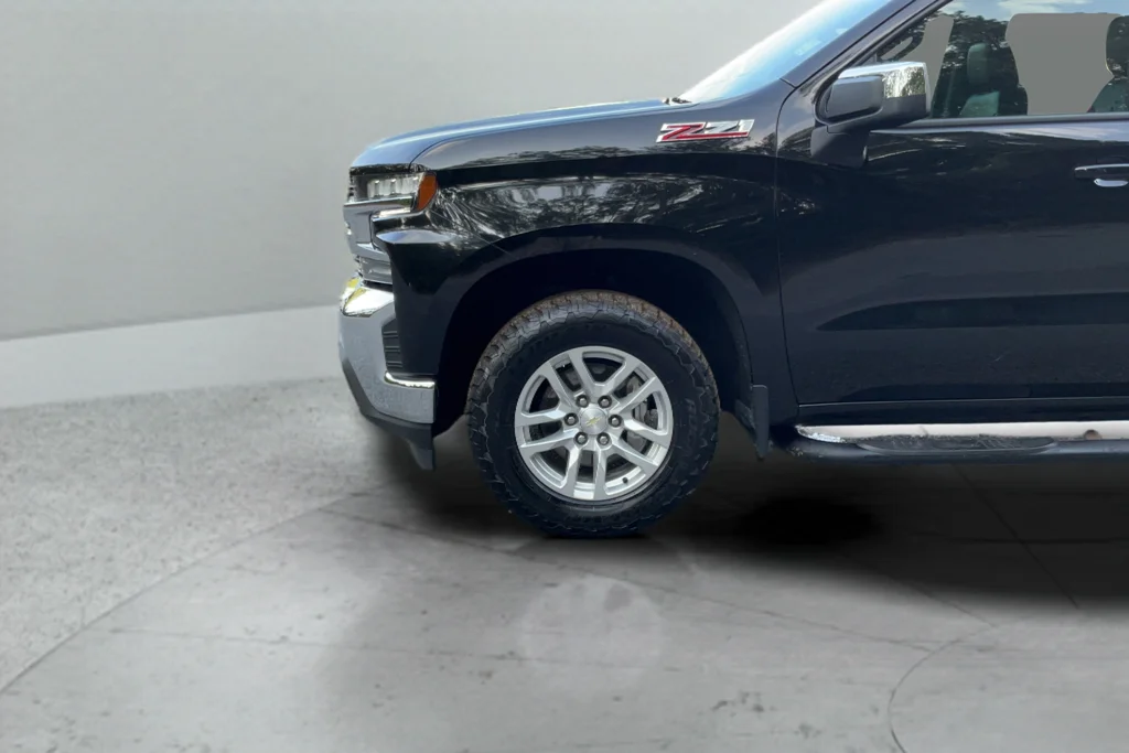 Used 2021 Black Chevrolet LT image 24