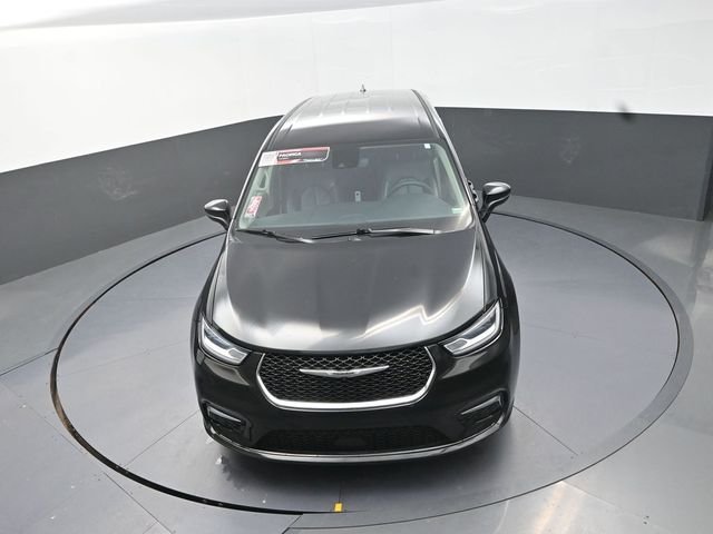 Used 2023 Black Chrysler Touring L image 12